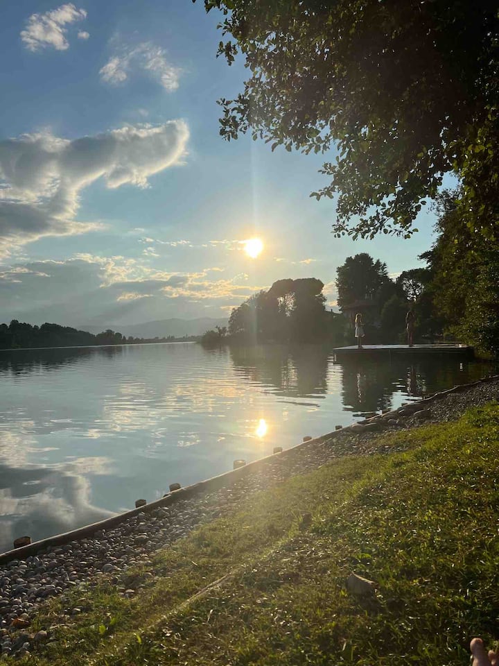 Luce sul lago nei dintorni di Comerio